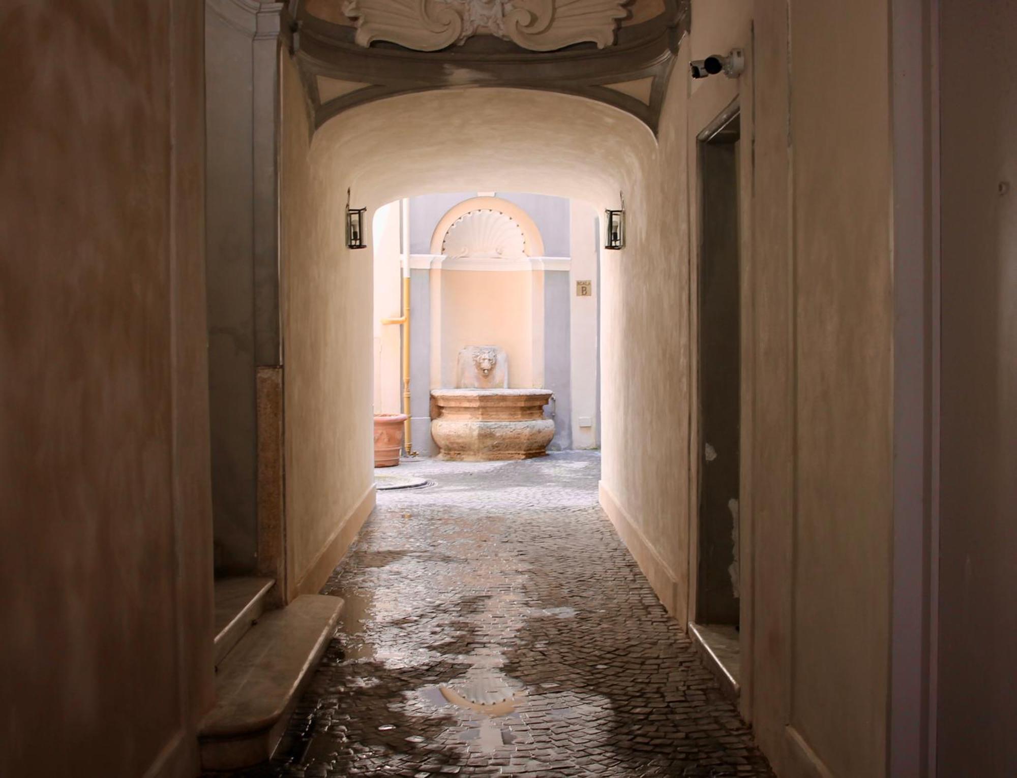 Sweet Lucina Apartment Rome